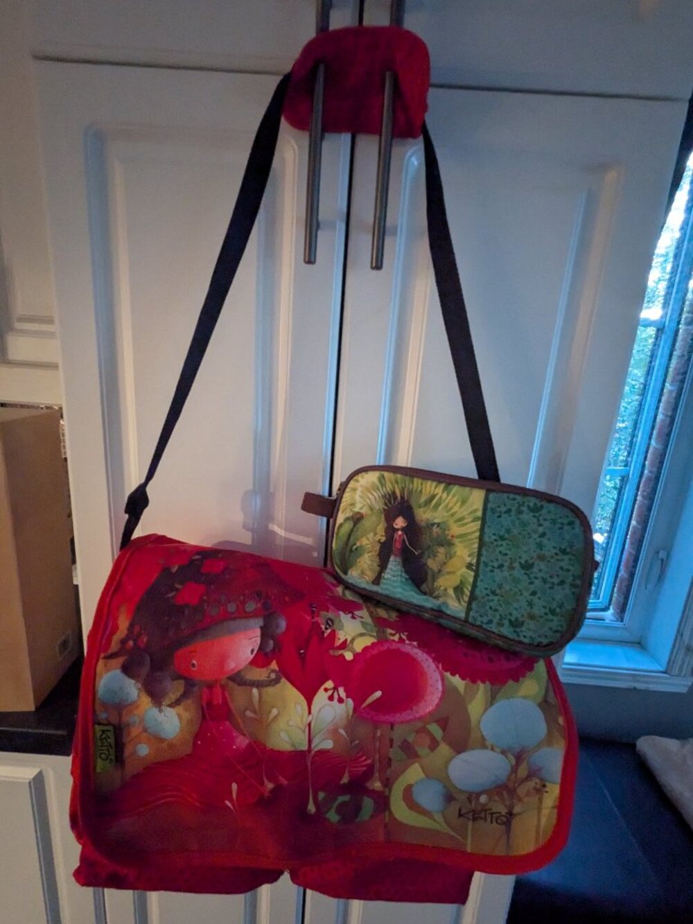 Ketto messenger bag with Yasmine case